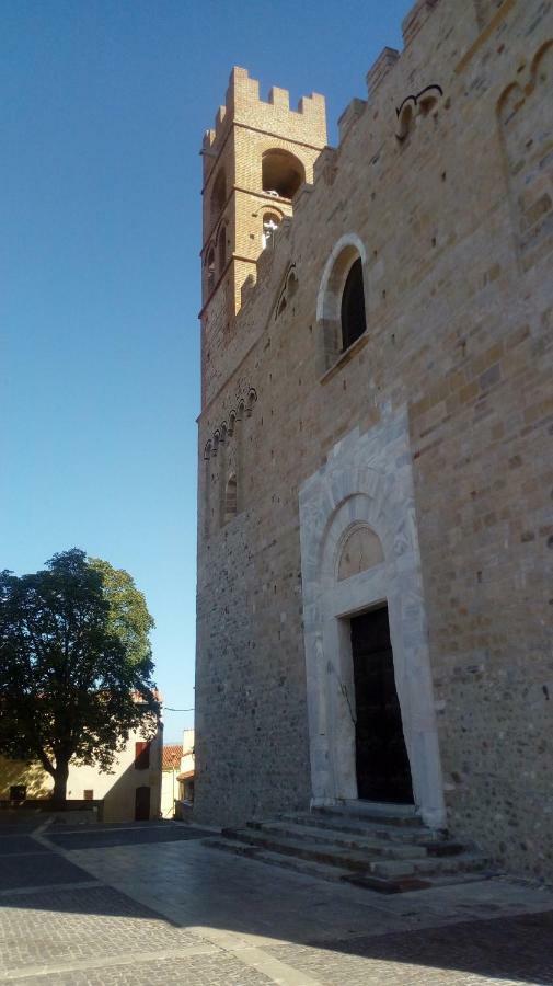 Maison Au Pied De La Cathedrale Elne Εξωτερικό φωτογραφία